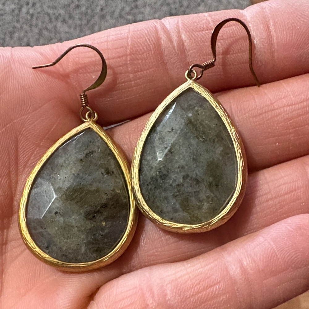 VINTAGE GOLD-PLATED OVER BRASS FACETED LABRADORITE TEARDROP HOOK 1.5" EARRINGS - Picture 3 of 8